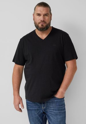 - T-shirt basic
