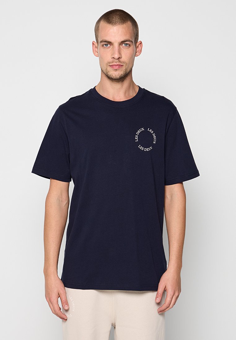 Les Deux T-shirt print donkerblauw