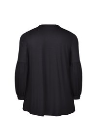 Czarny top z długim rękawem, okrągłym dekoltem, z marszczonymi bufkami i luźnym krojem, wykonany z miękkiego, elastycznego materiału.