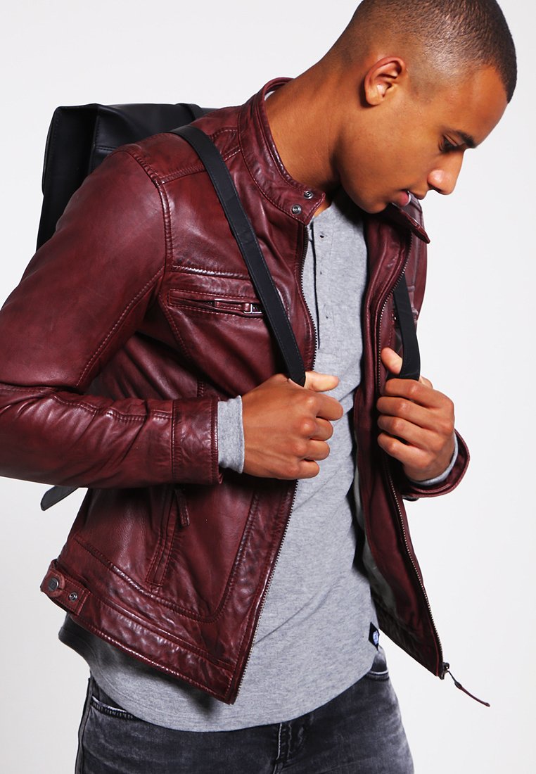 CASEY Skinnjakke bordeaux @ Zalando.no </div>
</div>
</div>
<div class=