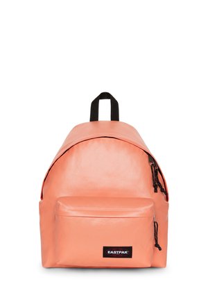 Pink Eastpak rygsæk med forreste lynlåslomme og sort stofhåndtag.