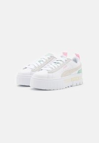 Puma MAYZE - Matalavartiset tennarit - white/warm white