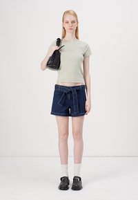 Thumbnail Image 2