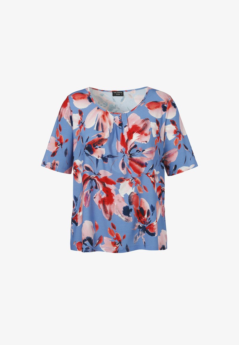 Bloemige top met korte mouwen, met een lichtblauwe achtergrond en rode, roze en marineblauwe bloemen. Ronde halslijn, zachte stof en losse pasvorm.