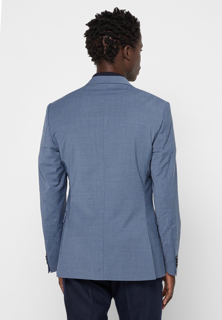 Blazer in Blau mit schmaler Passform, Einschlitzen hinten, mit Reverskragen und Knopfmanschetten; glatte Textur und formelles Design.