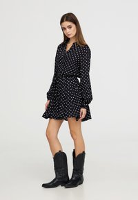 Terranova A POIS GRANDI - Abito a camicia - nero