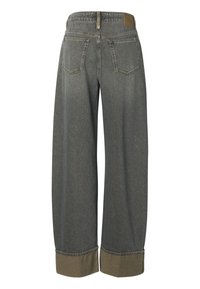 Jean en denim gris à jambes larges avec ourlets retroussés et deux poches arrière, vu de dos sur fond blanc.