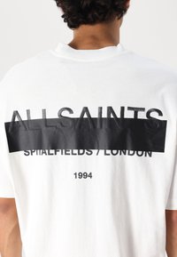 AllSaints SPITAL FIELDS CREW UNISEX - T-shirts med print - ashen white