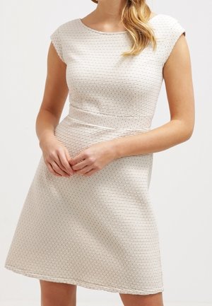 Sukienka z dżerseju