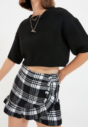 Shorts - black