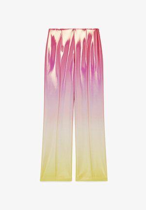 Pantaloni a gamba larga in un tessuto lucido, caratterizzati da una sfumatura dal rosa al giallo con una texture liscia e una vita arricciata.