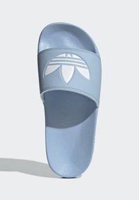 adidas Originals ADILETTE LITE - Chinelos de piscina - blue