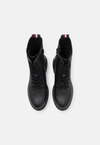 Tommy Hilfiger Bottines à plateau - black