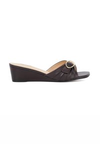 Wedge sandals in dark brown leather with pleated design and a gold circular accent on the strap. Open toe and low heel.