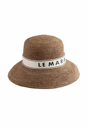 Chapeau de soleil tressé marron avec large bord et bande blanche avec texte noir "LE MARA".
