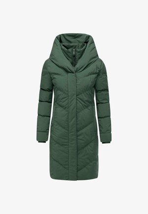 Žalias pūkinis švarkas su aukštu apykakle, ilgomis rankovėmis, užtrauktuku ir įstrižiniu siuvinėjimu. Turi šonines kišenes ir vidutinio ilgio iškirpimą.