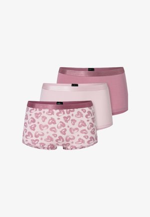 Drei Paare Boyshorts in verschiedenen Rosatönen: ein einfarbiges hellrosa, ein einfarbiges dunkelrosa und eines mit einem Muster aus hellrosa Herzen auf weißem Hintergrund.