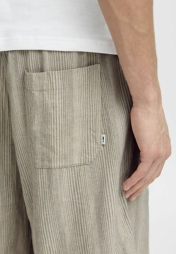 SDLIAM LINEN MIX - Shorts2