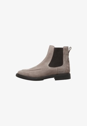 Graue Wildleder-Chelsea-Stiefel mit elastischen Seitenpaneelen, einem strukturierten Rücken und einer schwarzen Gummisohle. Mit gesteppten Details und einem Markenlogo.