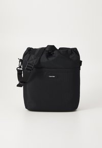 ESSENTIAL BUCKET - Umhängetasche - black