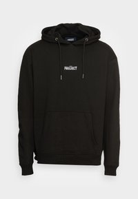Felpa nera in cotone con cappuccio regolabile, tasca frontale e logo stampato "PROJECT" in bianco sul petto. Polsini e orlo a costine.