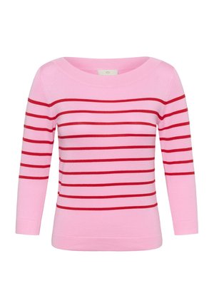 Rozā džemperis ar garām piedurknēm, horizontālas sarkanas svītras un plata apaļa kakla līnija.