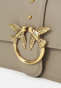 Thumbnail Image 4