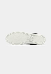 Guess BECKIE - Trainers - schwarz