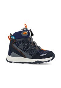 Botas de exterior en navy y gris con acentos naranjas, tejido texturizado, un sistema de lazado y una suela de goma diseñada para tracción y durabilidad.