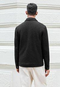 Next Könnyű dzseki - black zip