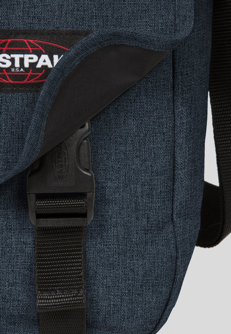 Sac Eastpak Delegate Double Denim - Bandoulière Nylon Bleu - Sac De Sport/pc Collector