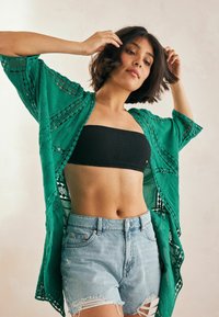 Next LONGLINE - REGULAR FIT - Ranta-asusteet - green