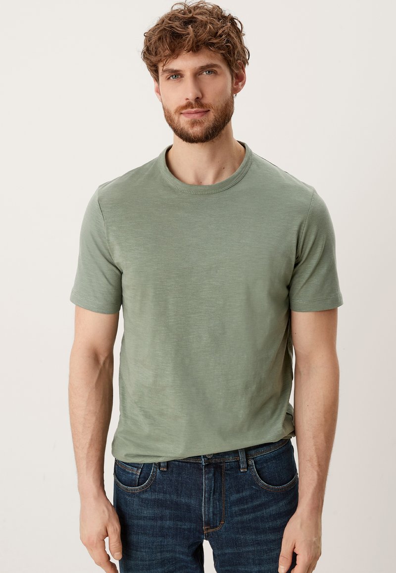 Herren T-Shirts basic | s.Oliver T-Shirt basic army green/dunkelgrün - NE13714 Herren T-Shirts basic | s.Oliver T-Shirt basic army green/dunkelgrün - NE13714