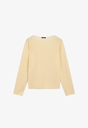 Långärmad creamfärgad stickad tröja med en båtformad halsringning, uppsatt platt mot en vit bakgrund.