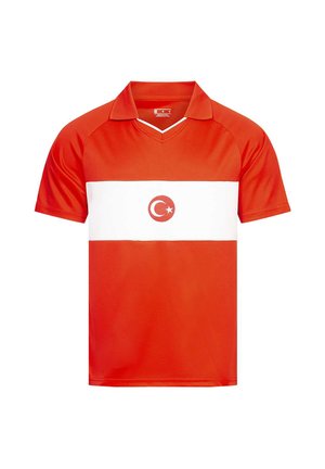 Rotes Sportshirt mit kurzen Ärmeln und einem weißen horizontalen Streifen über der Brust mit rotem Halbmond- und Stern-Emblem.