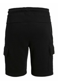 Shorts cargo noirs jusqu'aux genoux avec taille élastique et poches à rabat de chaque côté.