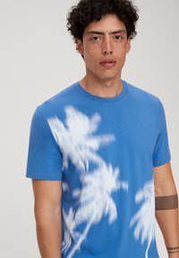 s.Oliver MIT GRAFIK - T-shirt z nadrukiem