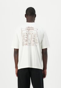 adidas Originals - MILAN TEE UNISEX - Print T-shirt - off white Thumbnail Image 1