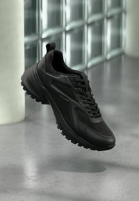 Sélectionné, triple black