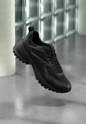 HIKE RUNNER LACE UP STRIP - Sneakers laag - triple black