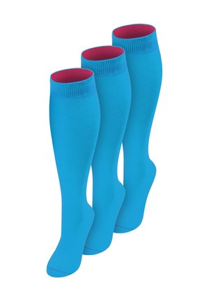 Drei Paar lange, leuchtend blaue Kompressionssocken mit pinken Innenbündchen, aufrecht gegen einen weißen Hintergrund angeordnet.