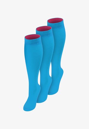 Drei Paar lange, leuchtend blaue Kompressionssocken mit pinken Innenbündchen, aufrecht gegen einen weißen Hintergrund angeordnet.