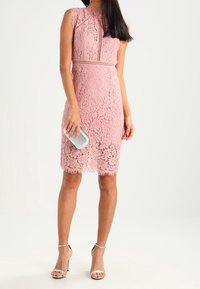 Bardot Robe de soirée - pink