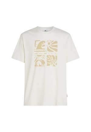 Camiseta blanca de algodón con un estampado gráfico beige que combina formas geométricas y orgánicas, incluyendo olas y hojas. Corte relajado, mangas cortas.