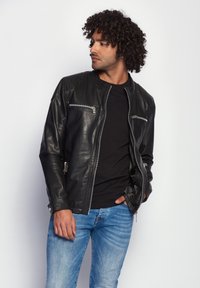 Maze MIT DRUCKKNOPFVERSCHLUSS AM ÄRMEL FLINT - Lederjacke - black