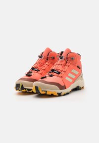 adidas Performance TERREX GORE TEX UNISEX pomarańczowy