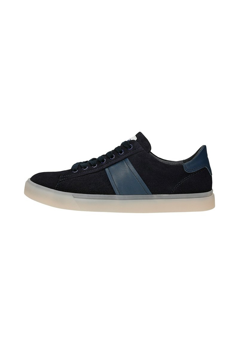 Suede sneakers in navy blue with a smooth blue leather accent. Features a rounded toe, rubber sole, and flat black laces with six eyelets.
