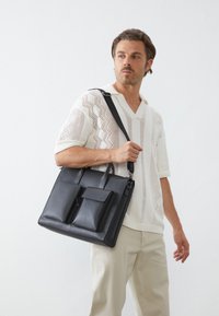 Zign LEATHER UNISEX - Computertasker - black