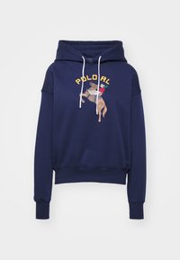 Mörkblå hoodies med vit dragsnöre. Har en färgglad broderad grafik av en ryttare på en häst och texten "POLO RL".