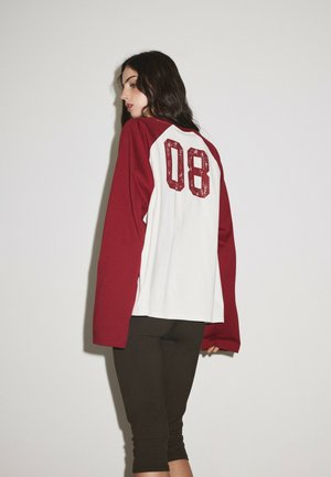 Stradivarius, LONG SLEEVE RAGLAN T-SHIRT - T-shirt à manches longues - mottled dark red